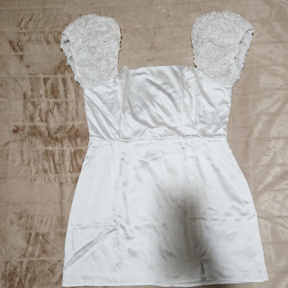 Lulu's Ivory Satin Dress with Ruffled Sleeves Size XL - Picture 5 of 14